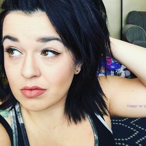 Meet your Posher, Kira